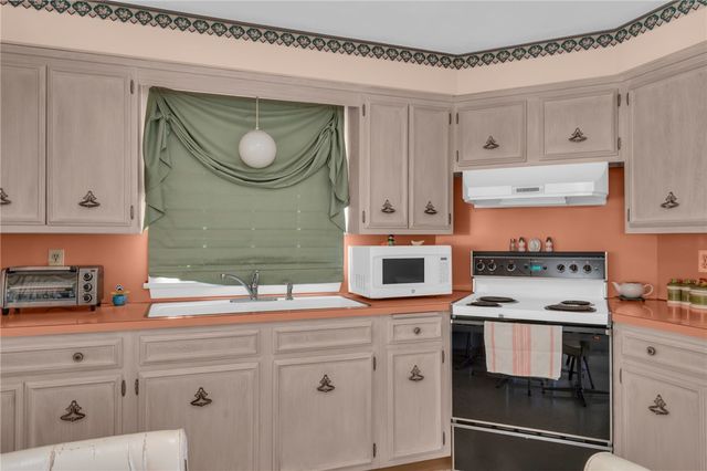 15 Pine Street, North Providence, RI 02911