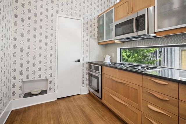 432 Trinity River Circle, Dallas, TX 75203