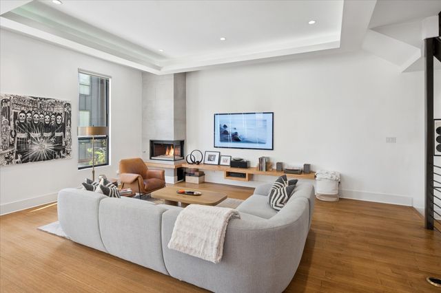 432 Trinity River Circle, Dallas, TX 75203