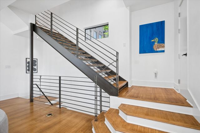 432 Trinity River Circle, Dallas, TX 75203