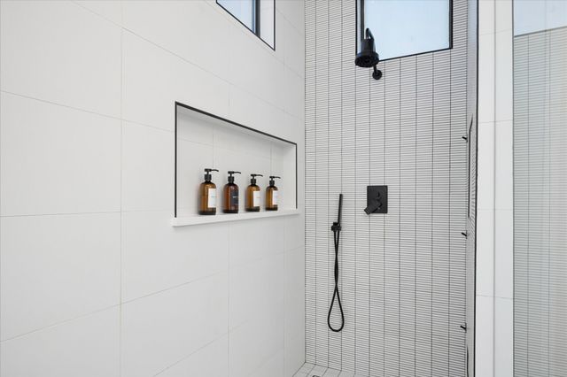 432 Trinity River Circle, Dallas, TX 75203