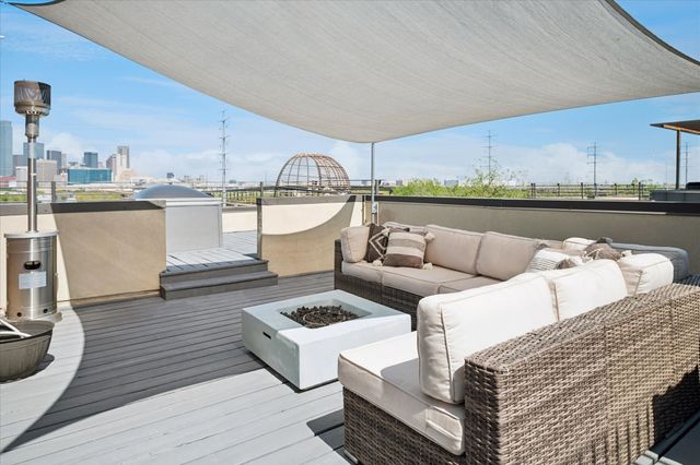 432 Trinity River Circle, Dallas, TX 75203