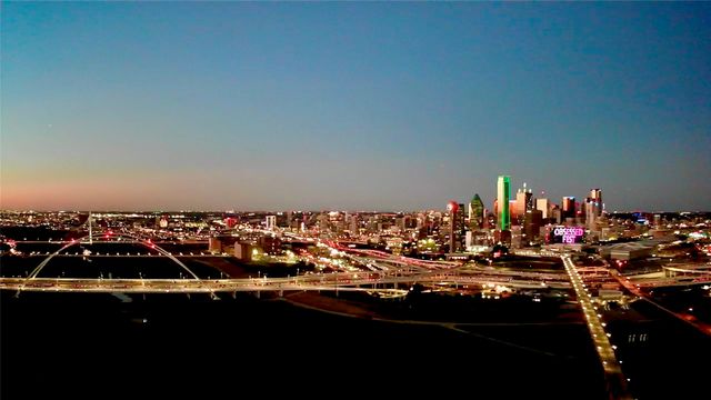 432 Trinity River Circle, Dallas, TX 75203