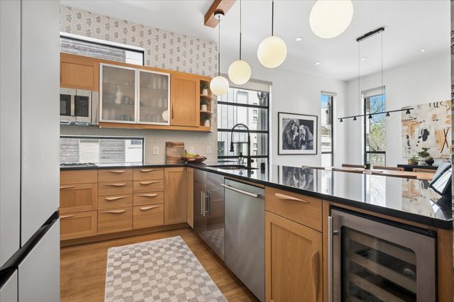 432 Trinity River Circle, Dallas, TX 75203