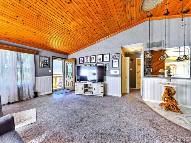 201 W Lakeview Drive, De Soto, MO 63020