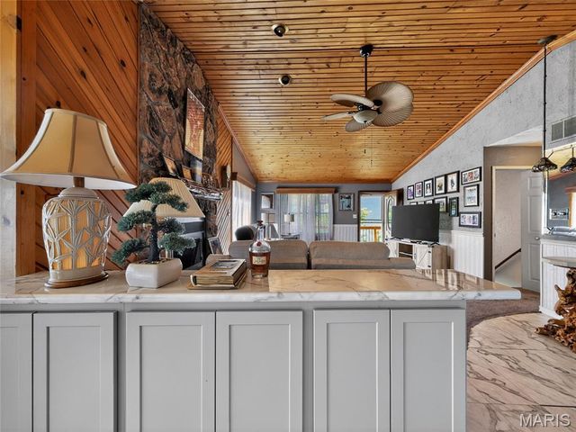 201 W Lakeview Drive, De Soto, MO 63020