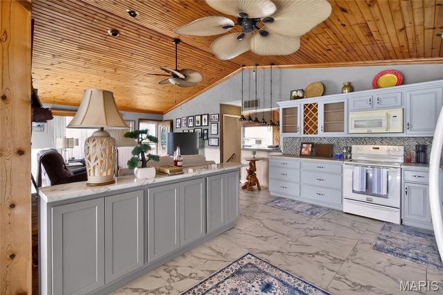 201 W Lakeview Drive, De Soto, MO 63020