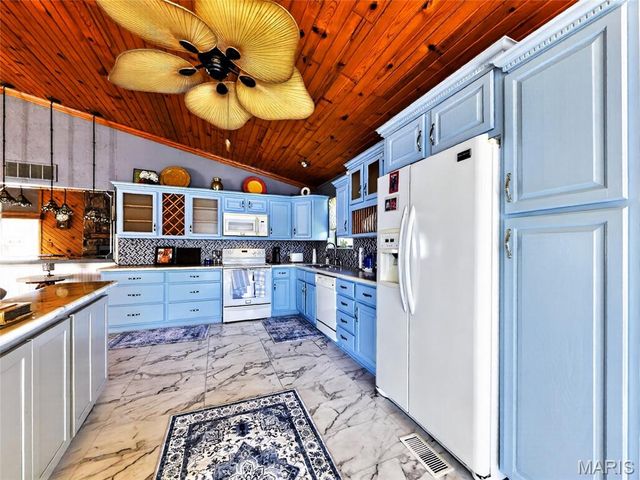 201 W Lakeview Drive, De Soto, MO 63020