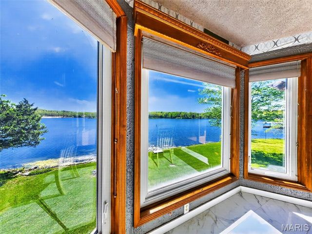 201 W Lakeview Drive, De Soto, MO 63020