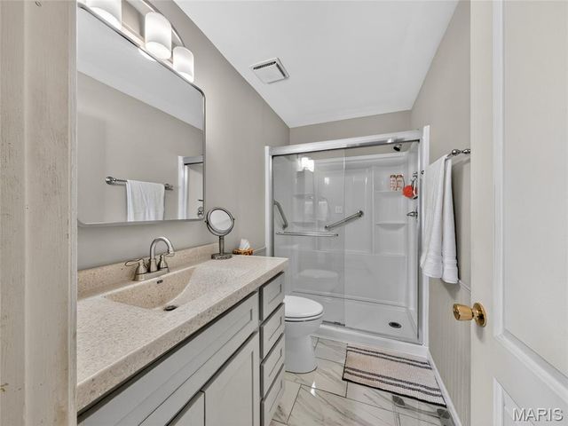 201 W Lakeview Drive, De Soto, MO 63020