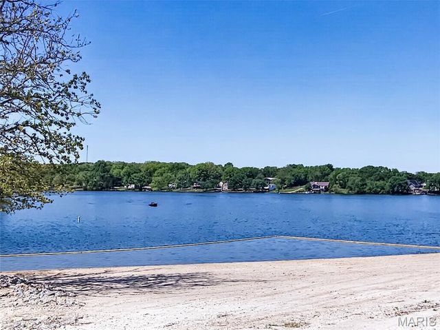201 W Lakeview Drive, De Soto, MO 63020