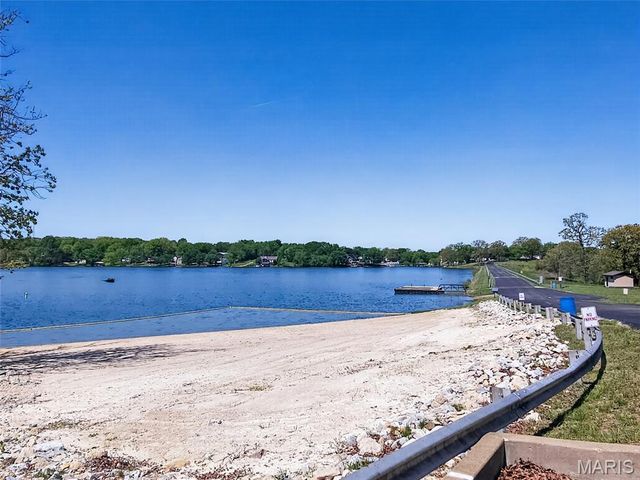201 W Lakeview Drive, De Soto, MO 63020