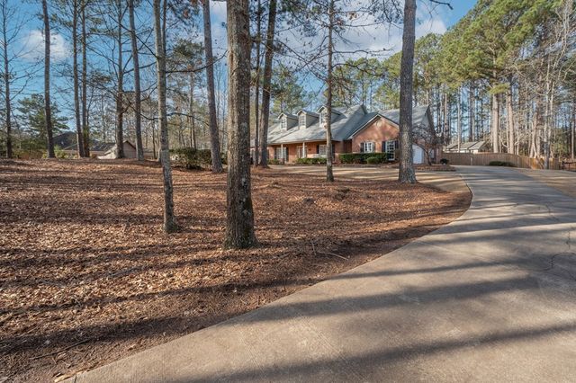 952 Day Lake Drive, Midland, GA 31820