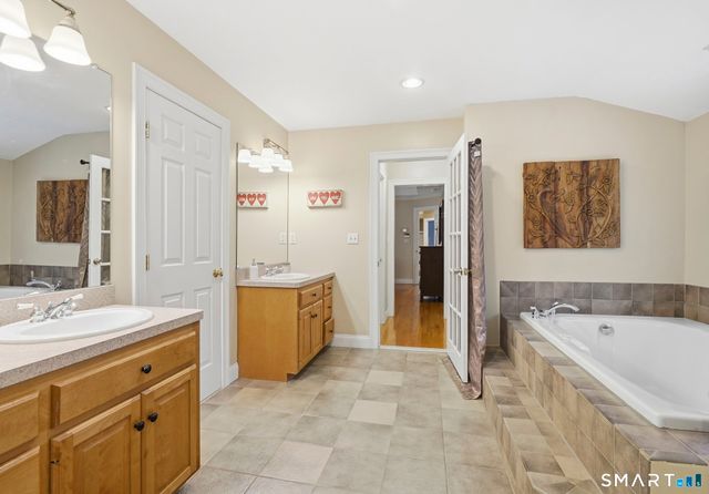 24 Scott Road, Oxford, CT 06478