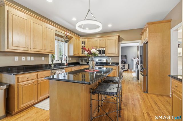 24 Scott Road, Oxford, CT 06478