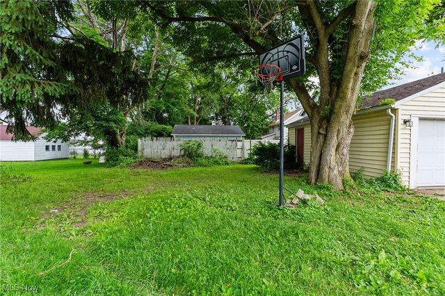 348 Arlington Boulevard, Newton Falls, OH 44444