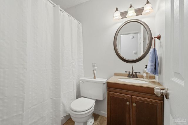 620 Eden Ln, Cantonment, FL 32533