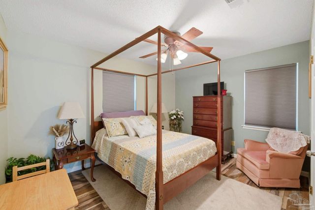 620 Eden Ln, Cantonment, FL 32533