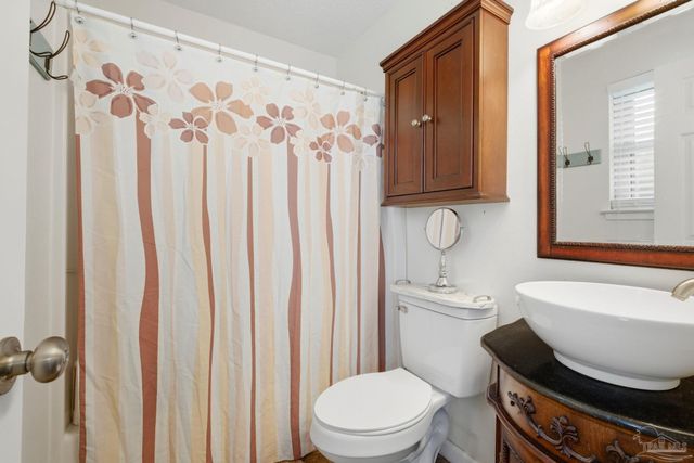 620 Eden Ln, Cantonment, FL 32533