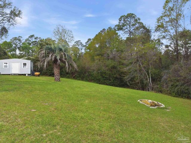 620 Eden Ln, Cantonment, FL 32533