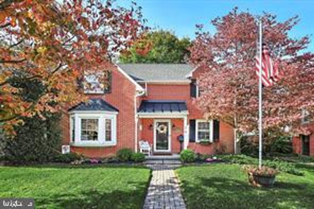 68 MAPLE AVE, Littlestown, PA 17340