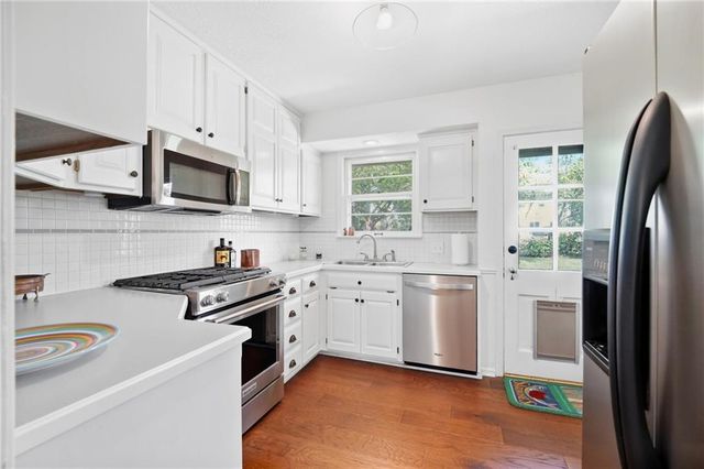 2808 W 51st Terrace, Westwood, KS 66205