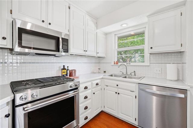 2808 W 51st Terrace, Westwood, KS 66205