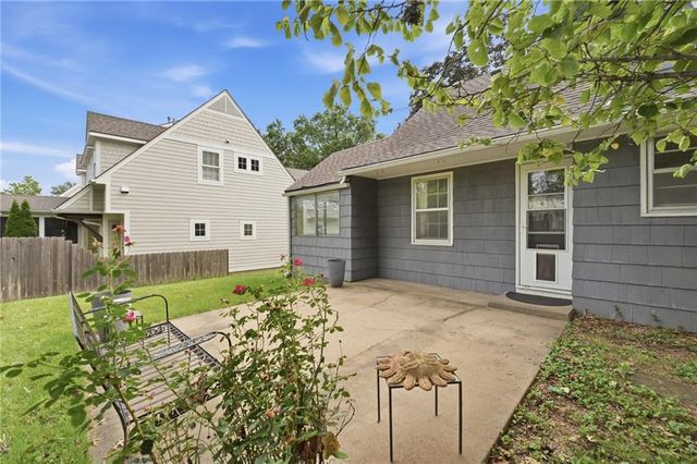 2808 W 51st Terrace, Westwood, KS 66205