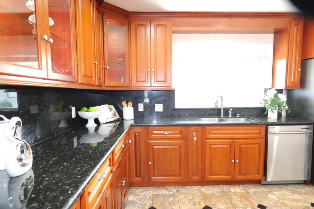 Image 27 of property listing at 5450 Monterey Road, San Jose, CA 95111