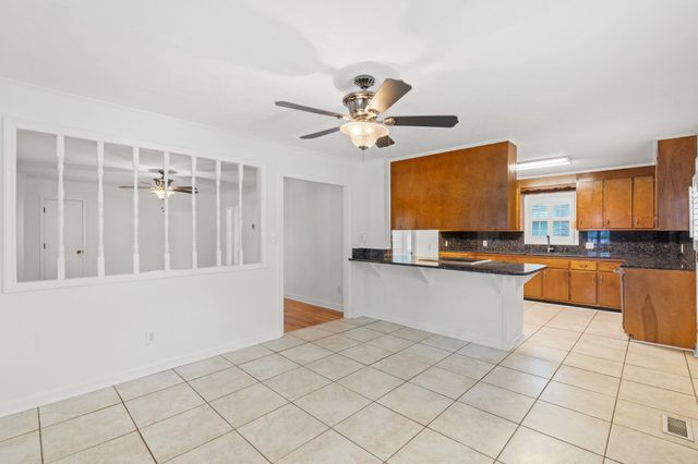 517 2nd Ave. N, Surfside Beach, SC 29575