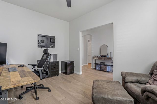 4064 Desert Nomad Drive, El Paso, TX 79938