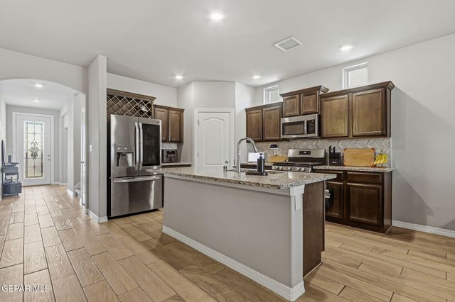 4064 Desert Nomad Drive, El Paso, TX 79938