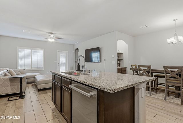 4064 Desert Nomad Drive, El Paso, TX 79938