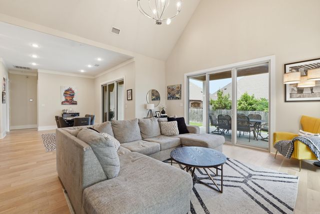 16 Belles Fleurs Circle, Little Rock, AR 72223
