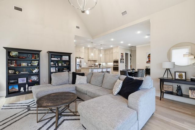 16 Belles Fleurs Circle, Little Rock, AR 72223