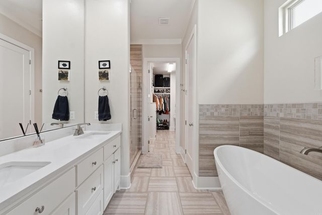 16 Belles Fleurs Circle, Little Rock, AR 72223