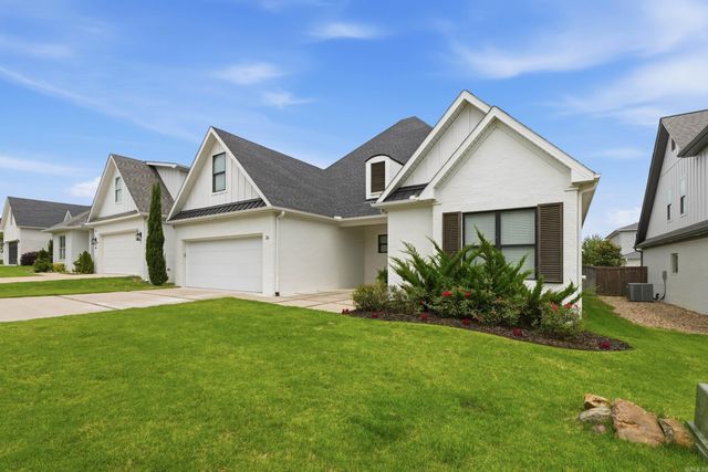 16 Belles Fleurs Circle, Little Rock, AR 72223