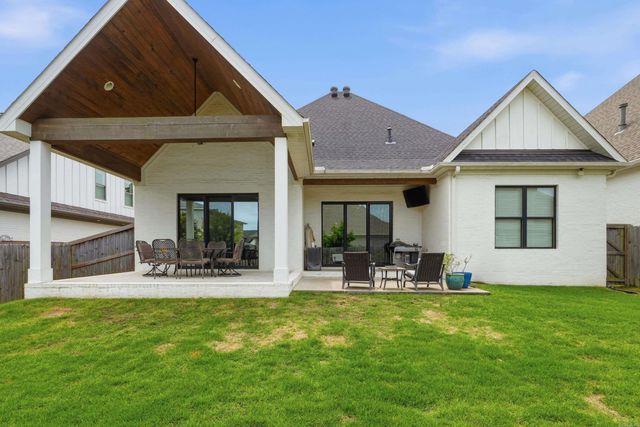 16 Belles Fleurs Circle, Little Rock, AR 72223