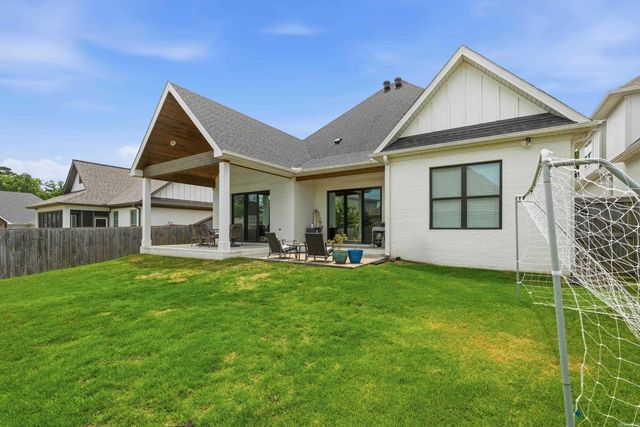 16 Belles Fleurs Circle, Little Rock, AR 72223