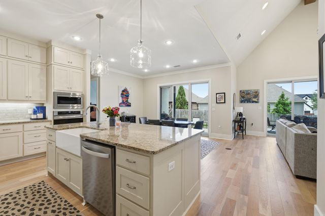 16 Belles Fleurs Circle, Little Rock, AR 72223