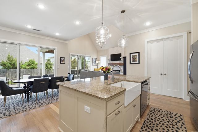 16 Belles Fleurs Circle, Little Rock, AR 72223