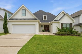 16 Belles Fleurs Circle, Little Rock, AR 72223