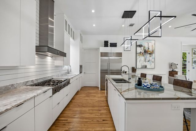 11123 W Ricks Circle, Dallas, TX 75230