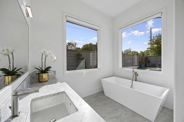 11123 W Ricks Circle, Dallas, TX 75230