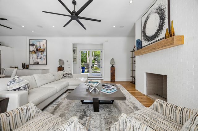 11123 W Ricks Circle, Dallas, TX 75230