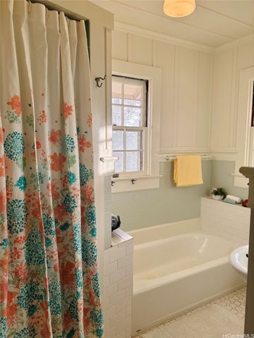 1736 Lewalani Drive, Honolulu, HI 96822