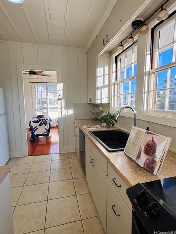 1736 Lewalani Drive, Honolulu, HI 96822