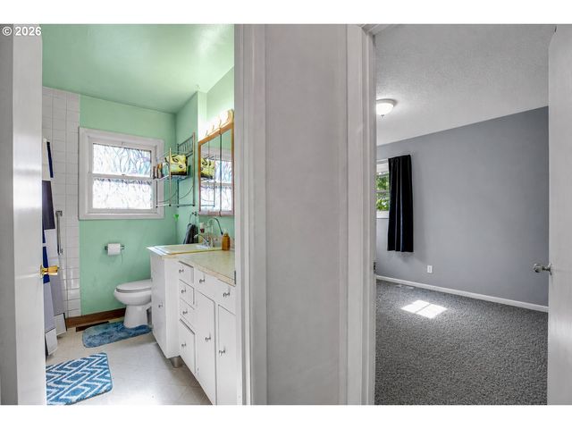 2918 Se 143RD Ave, Portland, OR 97236