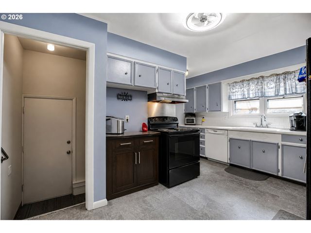 2918 Se 143RD Ave, Portland, OR 97236