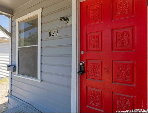 827 winnipeg, San Antonio, TX 78225